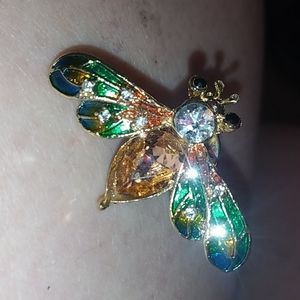 Bumblebee pin